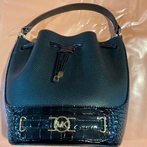 Michael Kors brand new bucket purse- NO TAGS